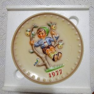 1977 Hummel Plate